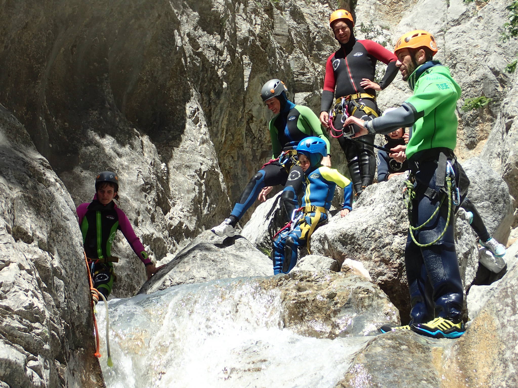 Canyoning à Serre Chevalier dans les Acles accompagné par un guide