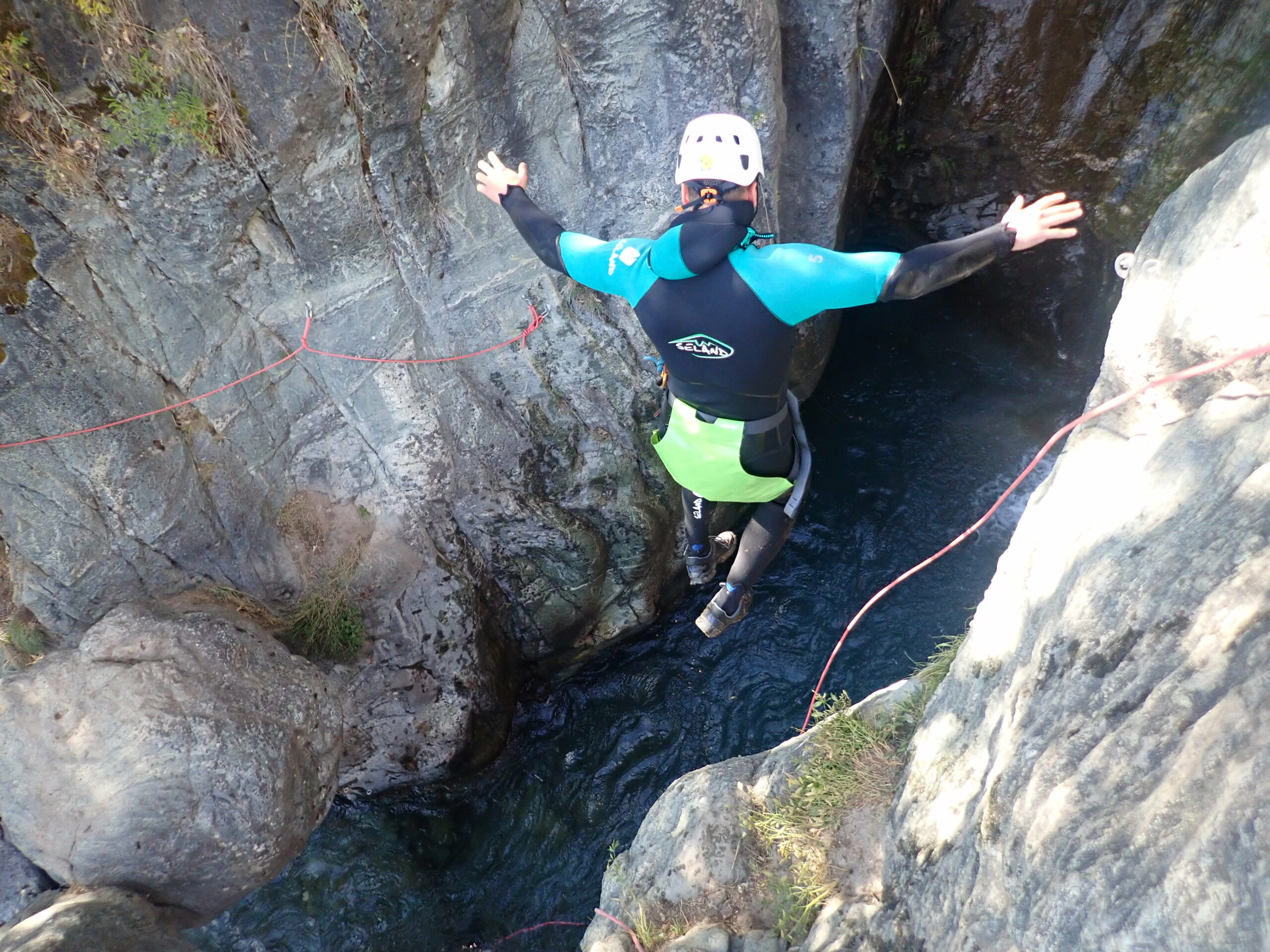 Saut canyoning pays des écrins